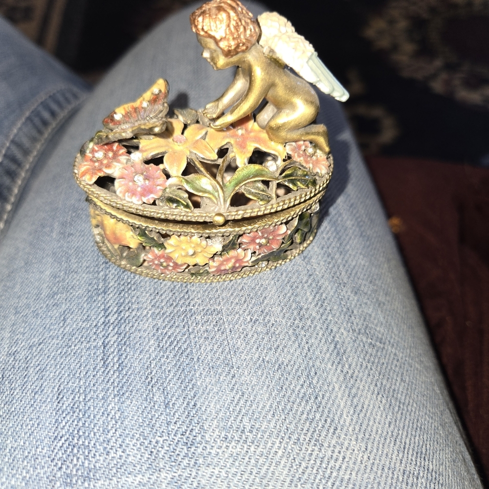 Bon-Ton Trinket Box